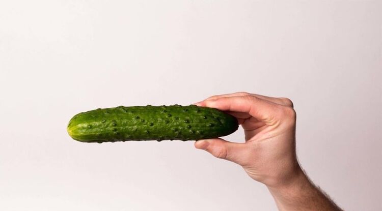 salatalık sodayla büyütülmüş bir penisi simgelemektedir